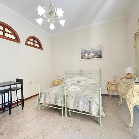 Casa Giulia فندق مبيت وإفطار نابولي